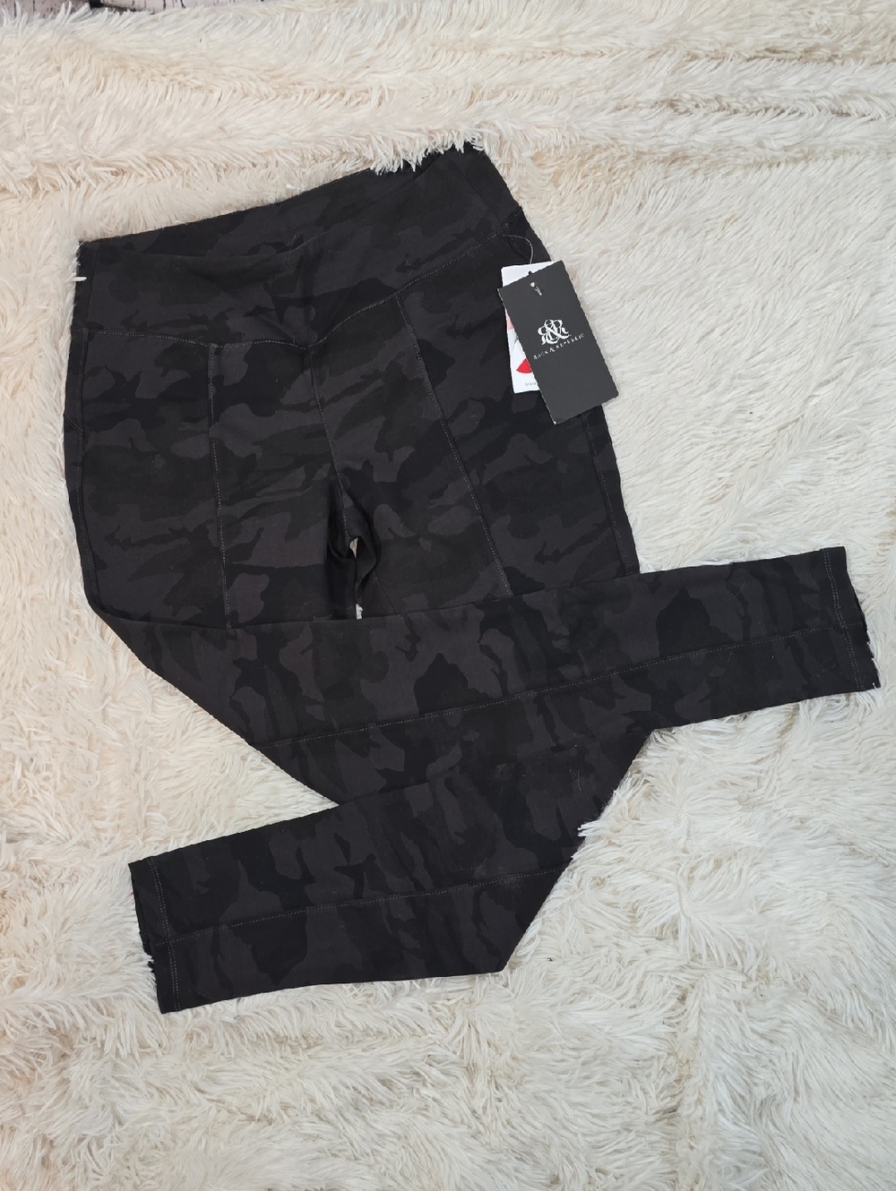 Rock & Republic Lycra Charcoal Camo Leggings Size M NWT